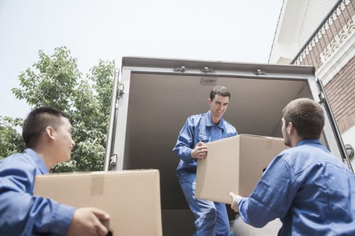 Manwithvan team planning a commercial move